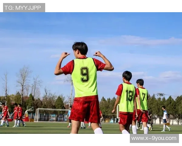 重庆足球恋人情缘交织在绿茵场上的青春岁月与梦想追逐